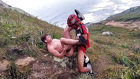 Turista Xiou Na Pica Do Ciclista Na Praia Em Florianopolis 14 Min